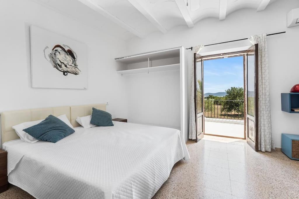 8 Guests Large Villa Near Bossa Beaches & Airport San José Esterno foto